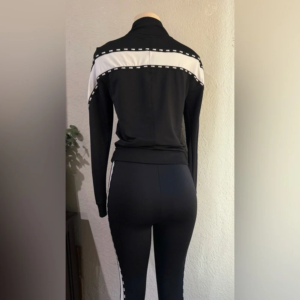 Pink Victoria secret Women’s outfit size XS like new Conditon black & white - Picture 5 of 16